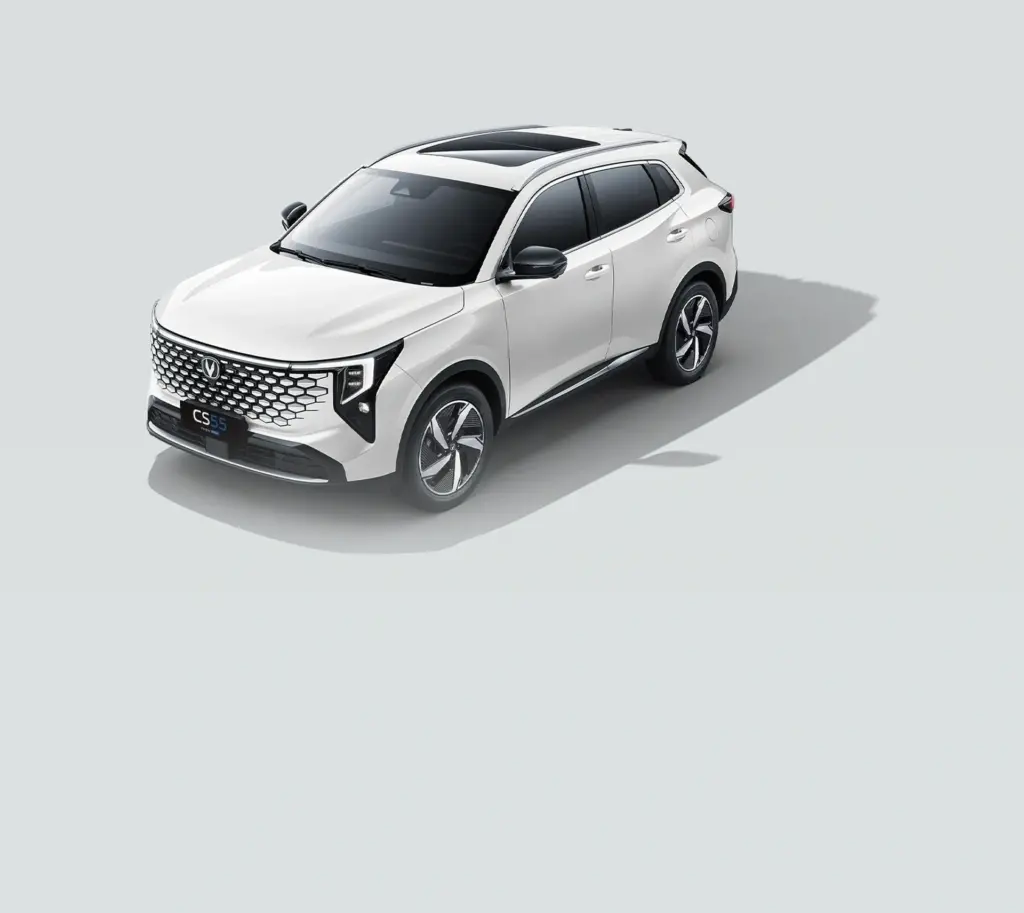 Vista dianteira em três quartos do CAOA Changan CS55 PHEV Flex