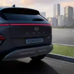 Vista traseira do Hyundai Kona Hybrid