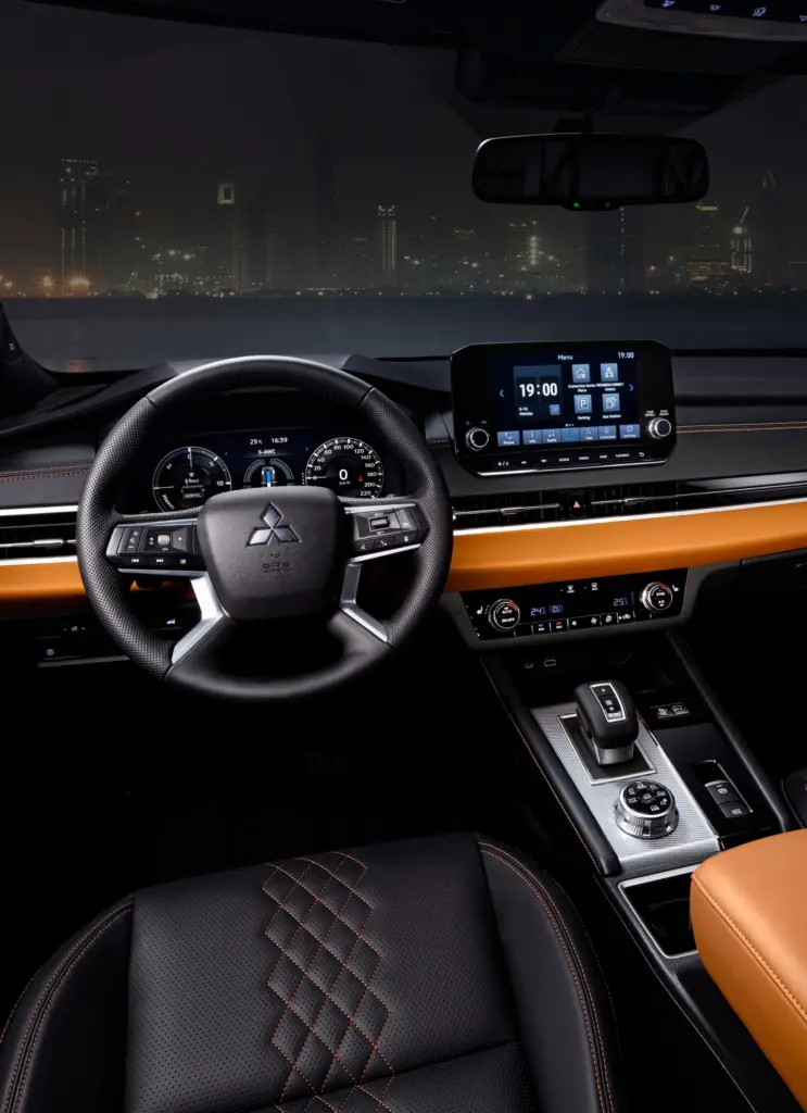 Cabine e bancos do Mitsubishi Outlander PHEV