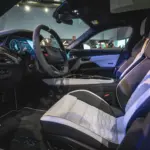 Cabine e bancos dianteiros do Audi RS e-tron GT Performance