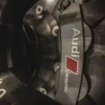 Pinça do freio cerâmico do Audi RS e-tron GT Performance