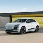 Vista dianteira em três quartos do Audi SQ6 Sportback e-tron 2026