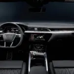 Painel e volante do Audi SQ8 Sportback e-tron