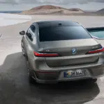 Vista traseira do BMW i7
