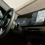 Painel curvo e volante do BMW iX1