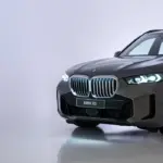 Vista frontal do BMW X5