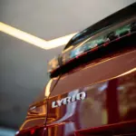 Lanterna e assinatura traseira do Cadillac LYRIQ