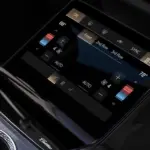 Console e comandos digitais do Cadillac VISTIQ
