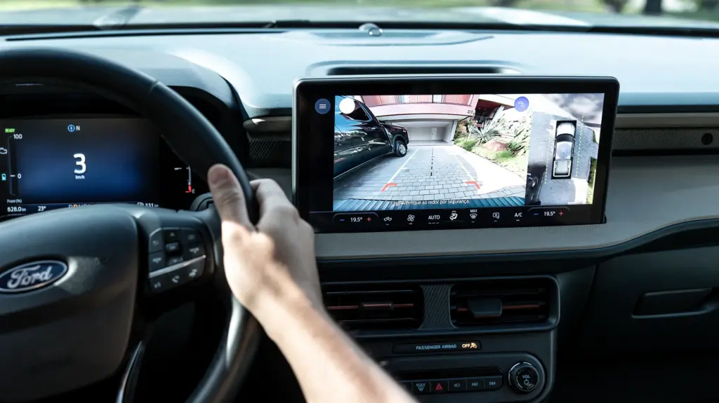 Câmera 360° na central SYNC 4 da Ford Maverick Hybrid