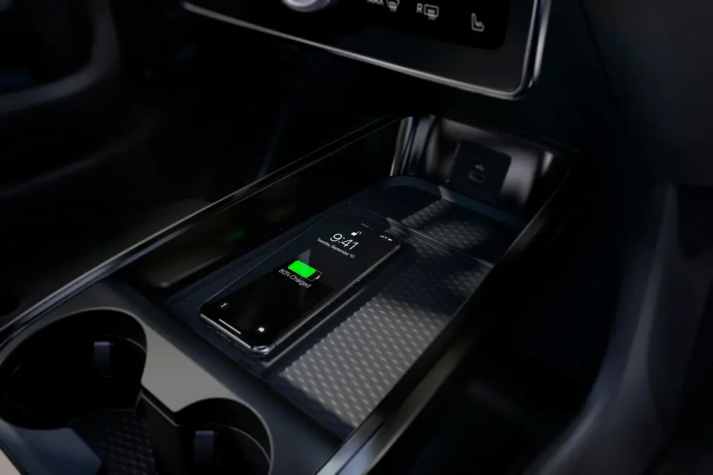 Console e carregador por indução do Mustang Mach-E
