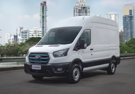 Ford E-Transit Furgão elétrico: frente e lateral