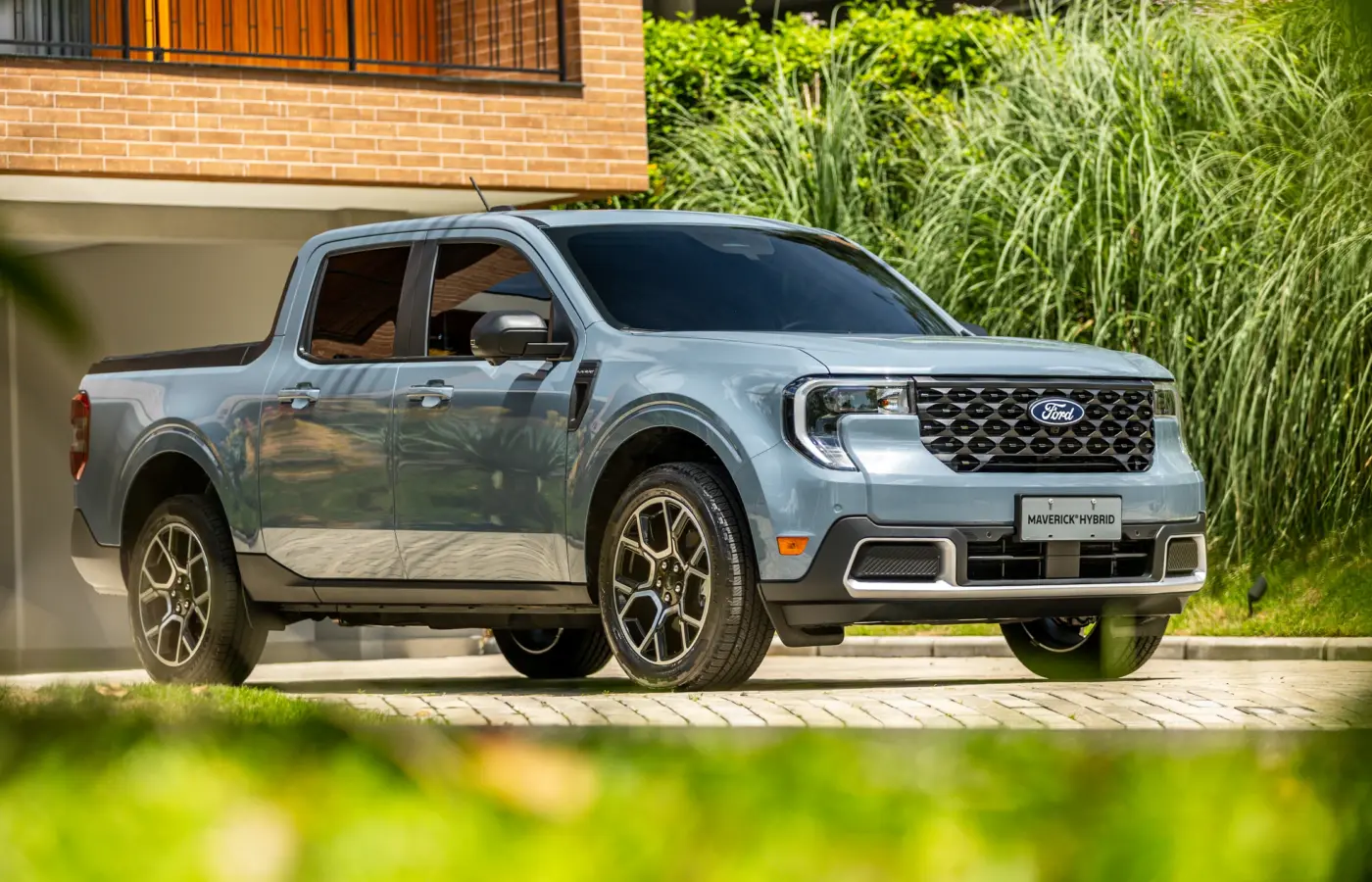 Ford Maverick Hybrid AWD: vista dianteira em três quartos