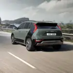 Vista lateral traseira do Kia Niro