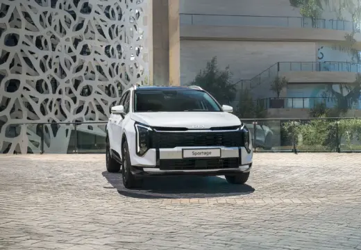 Vista dianteira do Kia Sportage