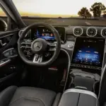 Volante e instrumentos do Mercedes-AMG C 63 S E Performance