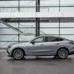 Perfil lateral do Mercedes-AMG GLC 63 S E Performance Coupé