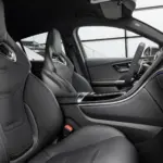 Bancos dianteiros do Mercedes-AMG GLC 63 S E Performance Coupé