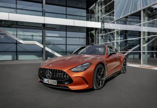 Vista dianteira do Mercedes-AMG GT 63 E Performance de duas portas