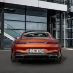 Vista traseira do Mercedes-AMG GT 63 E Performance de duas portas