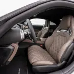 Bancos dianteiros do Mercedes-AMG GT 63 E Performance de duas portas