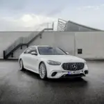 Grade e farol do Mercedes-AMG S 63 E Performance