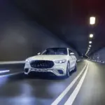 Exterior em movimento do Mercedes-AMG S 63 E Performance