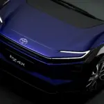 Vista frontal superior da família Toyota bZ4X