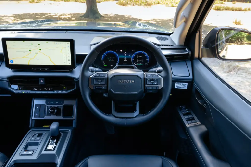 Posto de condução da Hilux BEV Invincible