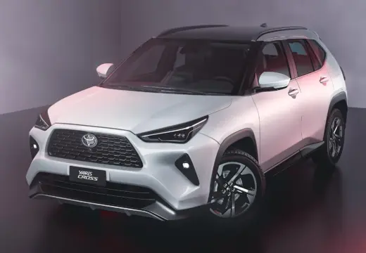 Vista dianteira em três quartos da família Toyota Yaris Cross