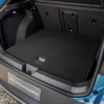 Volkswagen ID.4 Pro 2027 — Porta-malas com bancos traseiros levantados