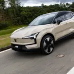 Exterior em movimento no brasil do Volvo EX30