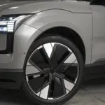 Roda dianteira do Volvo EX30